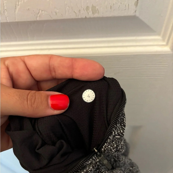 Lululemon Runderful Long Sleeve
Rush Jacquard Black White - Picture 9 of 9